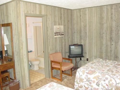 Woodland Motor Motel 2*
