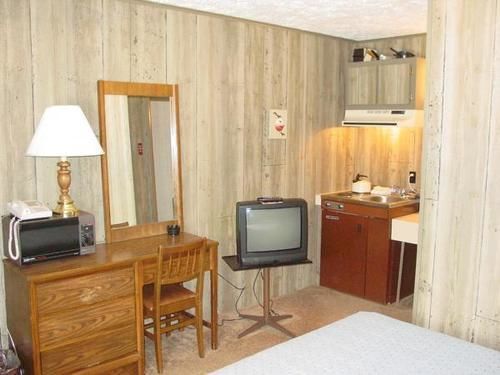Woodland Motor Motel
